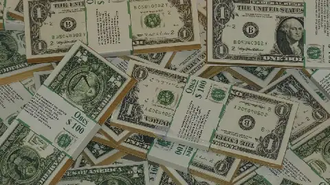 Algeria Sees Decline in Diaspora Remittances Over 10 Years