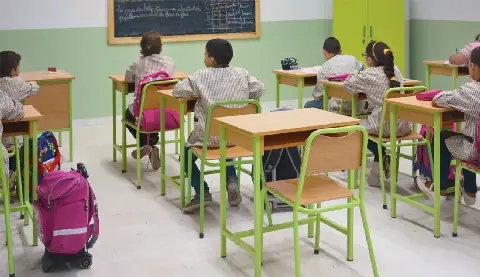 Over 1,000 Students in Ben Arous, Tunisia, Transition from Private to Public Schools