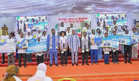Hakili Mousso : Les talents scientifiques féminins et leurs enseignants référents récompensés