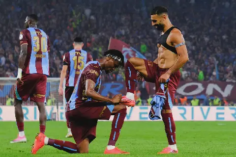 Salah Scores Hat-Trick as Trabzonspor Defeats Galatasaray 4-0