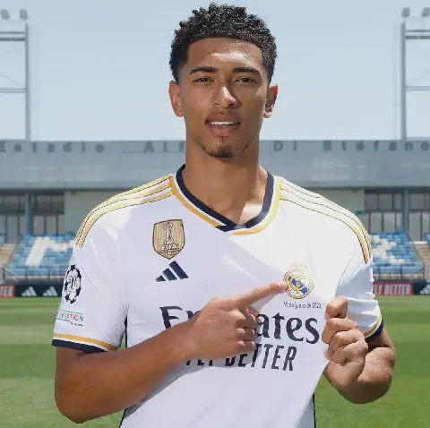 ريال مدريد يقترب من تمديد عقد لاعبه الإنكليزي جود بيلينغهام