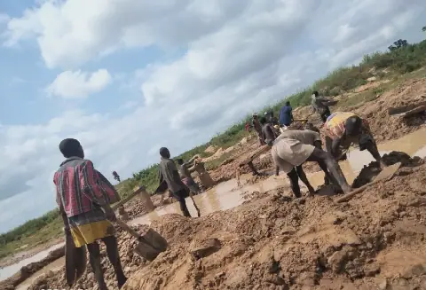 Niger: Witness alleges ₦50,000 fee to see bodies of dead miners