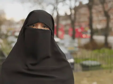 Italy PM Meloni announces plan to ban niqabs, burqas in schools
