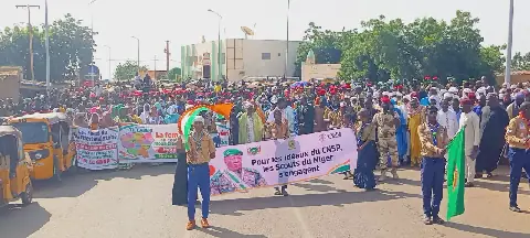 Niger's Traditional Chiefs Organize Support March for Refondation Authorities