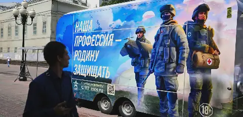 Amnesty International qualifie le recrutement de ressortissants étrangers par la Russie pour combattre en Ukraine de « traite des êtres humains ».