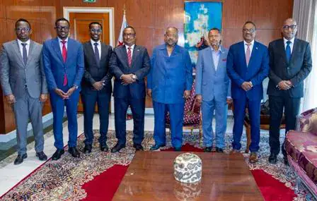 Djibouti President Hosts Mogadishu Mayor and Delegation