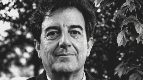 Renowned Algerian Actor and Playwright Sid Ahmed Agoumi Passes Away at 86