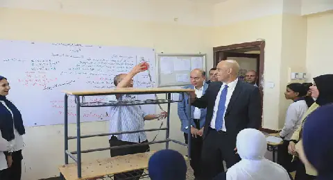 وزير التربية والتعليم ومحافظ المنيا يتفقدان عددًا من مدارس المحافظة لمتابعة انتظام العملية التعليمية