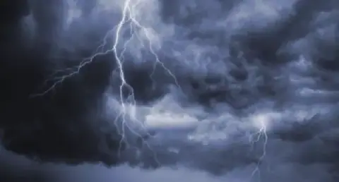 Weather Forecast for Tunisia on Monday: Cloudy with Temporary Rain and Thunderstorms