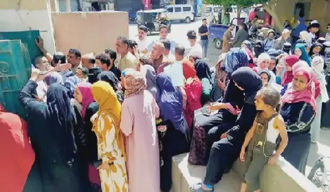 Egypt Sees Widespread Congestion at Post Offices as School Fees Deadline Approaches