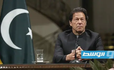 اعتقال شقيقات رئيس الوزراء الباكستاني السابق عمران خان