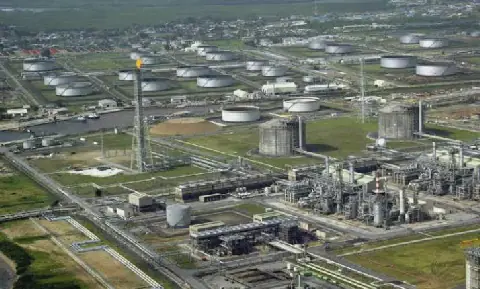 AfricaGTC, Dutch Firm Partner to Convert Nigeria's Flared Gas into LPG, Power
