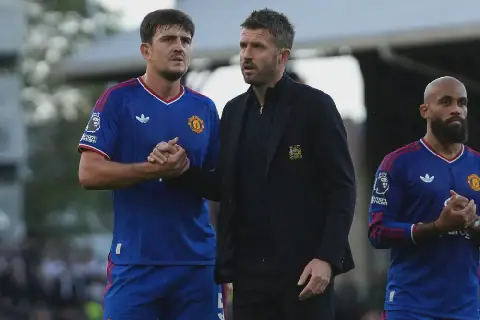 Manchester United's woes continue with 1-1 draw at Fulham