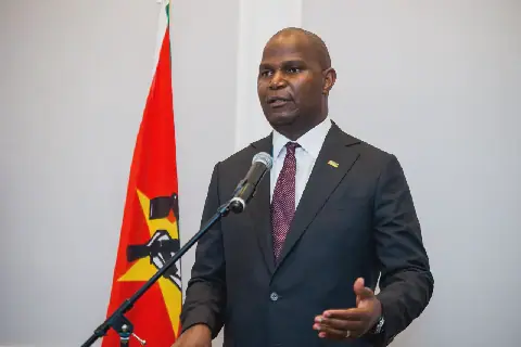 Presidente da República de Moçambique convida companhias internacionais a investir na prospecção de petróleo