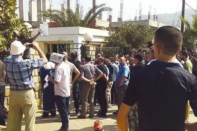 Hundreds of Algerian Promoters Protest in Azazga Over Tax Issues