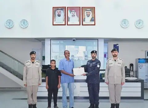 Sudanese Resident in Sharjah Honored for Returning $23,000