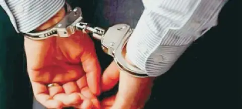 Egyptian Authorities Arrest Student for Running Social Media Page Selling White Weapons