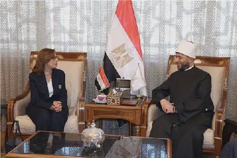 Egyptian Minister of Endowments Meets Ambassador Amira Fahmy Ahead of Her Posting to Singapore