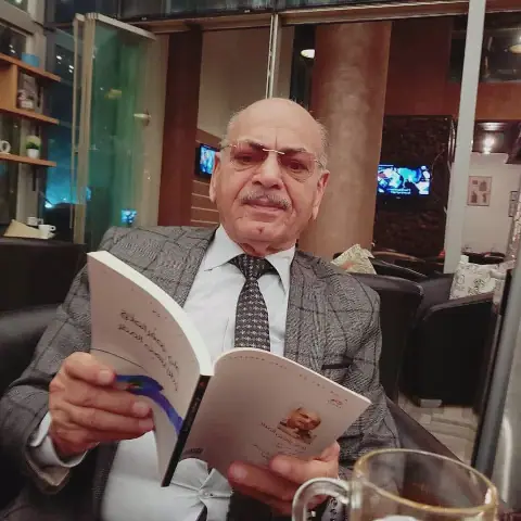 حصل على جائزة النيل للإبداع العربي ..علي جعفر العـلاق: الشاعر الحق لا يقف في حياد من العالم
