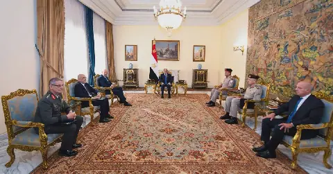 Egyptian President Emphasizes Importance of Military Cooperation with Greece