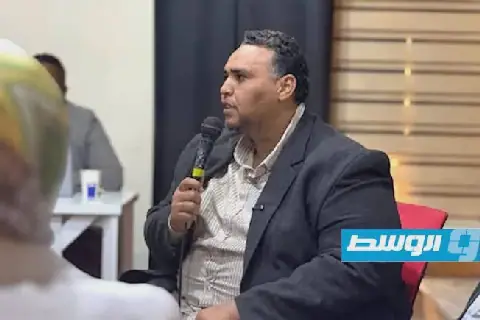 أقرباء الصحفي مصطفى خليفة يؤكدون «اختطافه» وشقيقه من منزليهما