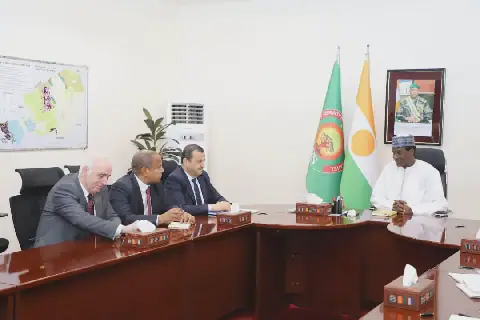 Algerian Minister of Energy Meets Niger's Prime Minister to Strengthen Bilateral Cooperation