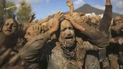 Millions of Shiites Flagellate Themselves in Remembrance of Imam Hussain's Martyrdom