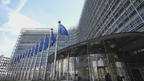 EU Fails to Agree on Lifting Sanctions on Russian Oligarchs