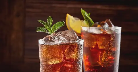 The simple serve: A mixologist’s guide to drinks for every occasion