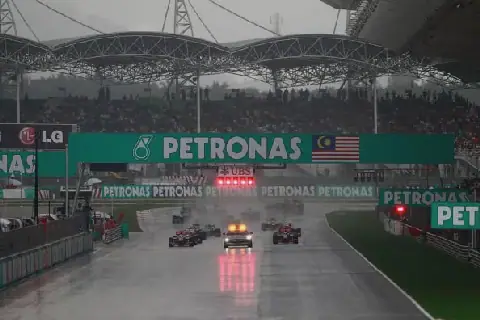 Nuwe reëls sal vanaf 2027 geld vir F1-wedrenne wat weens reën of ander faktore vertraag of ontwrig word.