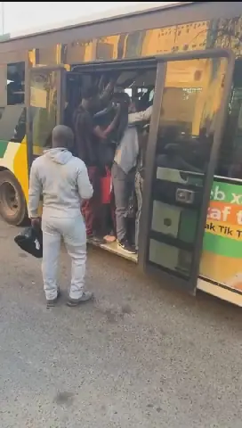 Dakar's Line 7 Transport Woes Continue to Frustrate Commuters