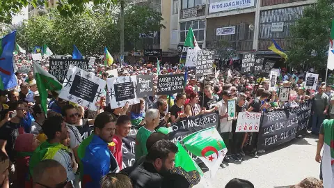 Tizi-Ouzou Protesters Demand Change, Honor Black Spring Victims