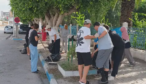 Tunisian Citizens Take Matters into Their Own Hands with Volunteer Clean-Up Campaigns