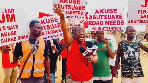 Akuse residents demand action on deplorable road