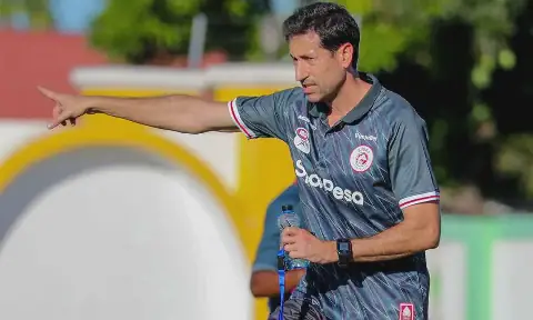 Tunisian Club Esperance Agrees with New Coach Pablo Franco