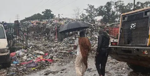 Vaste opération d'évacuation des ordures à Matoto, en Guinée