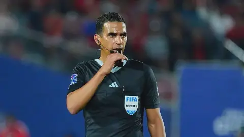 حكام مغاربة يديرون مباريات في كأس الخليج