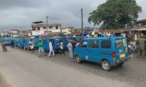 Osun minibus operators protest high fuel price, demand CNG stations