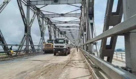 Umahi orders display of Tinubu’s pictures on First Niger Bridge
