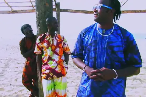 Espoirs de Coronthie Releases New Music Video "I Love You"