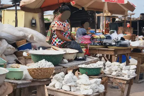 La consommation du kaolin pendant la grossesse, une habitude aux risques méconnus par certaines femmes