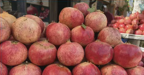 Tunisia Set to Launch Pomegranate Export Season with 98,000 Tons of Production