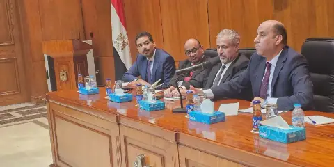 Egyptian Labor Minister Meets with Egyptian Community in Jordan