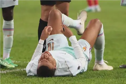 Kylian Mbappe Injury Sparks Concern for Real Madrid Ahead of El Clasico