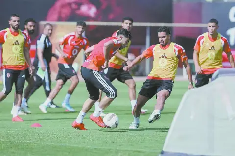 الأهلى‭ ‬يفتح‭ ‬باب‭ ‬الرحيل‭ ‬أمام‭ ‬‮«‬هانى‭ ‬وياسر‮»‬‭.. ‬و«الشامى‮»‬‭ ‬تحت‭ ‬المجهر