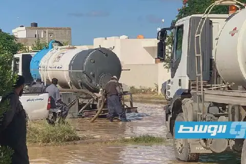 فرق الطوارئ تواصل شفط مياه الأمطار في 6 مناطق