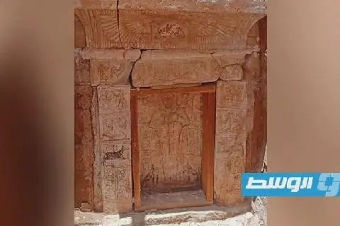 اكتشاف مقبرة هرمية رومانية نادرة في واحات الداخلة المصرية