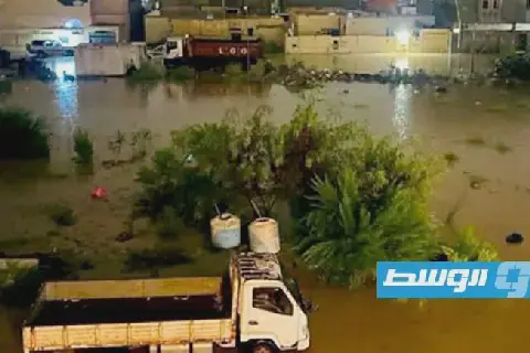 شفط تجمعات مياه الأمطار في سرت