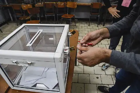 Algeria Holds Referendum on Constitutional Amendments