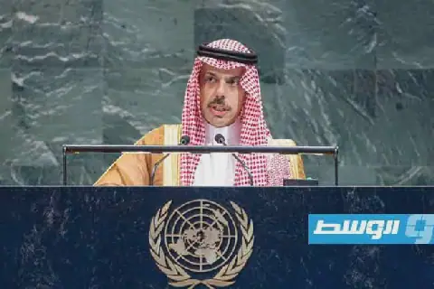 وزير الخارجية السعودي يدعو إلى حماية حرية الملاحة في هرمز وباب المندب